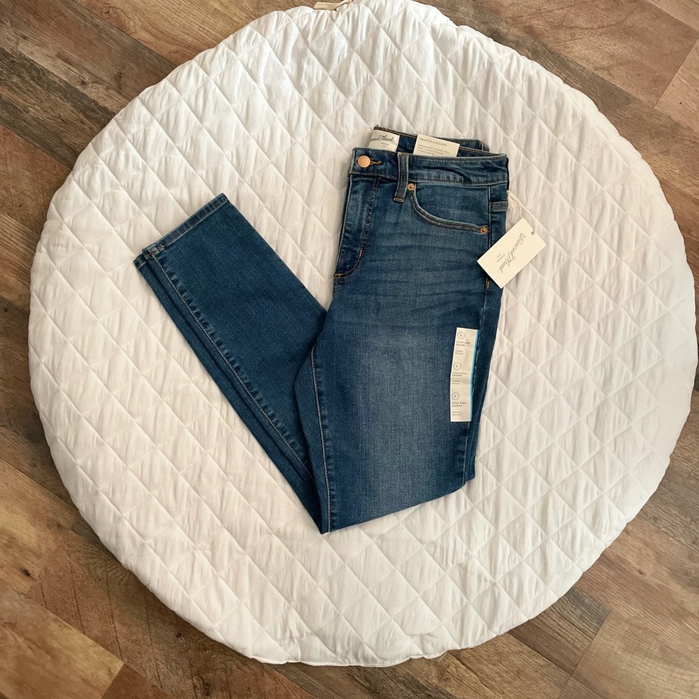 Target Universal Thread Jeans size 6/28 NWT
